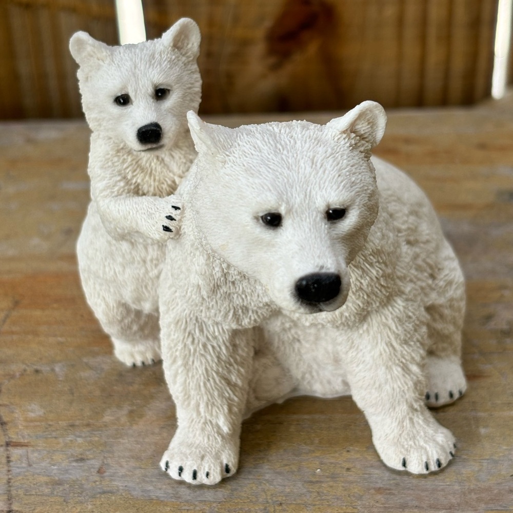 Vintage 1988 Castagna Polar Bear & Cub Figurine 3.25”H